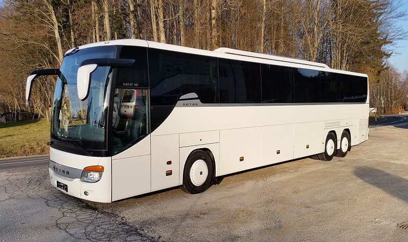 Montenegro: Buses hire in Petrovac na Moru in Petrovac na Moru and Europe
